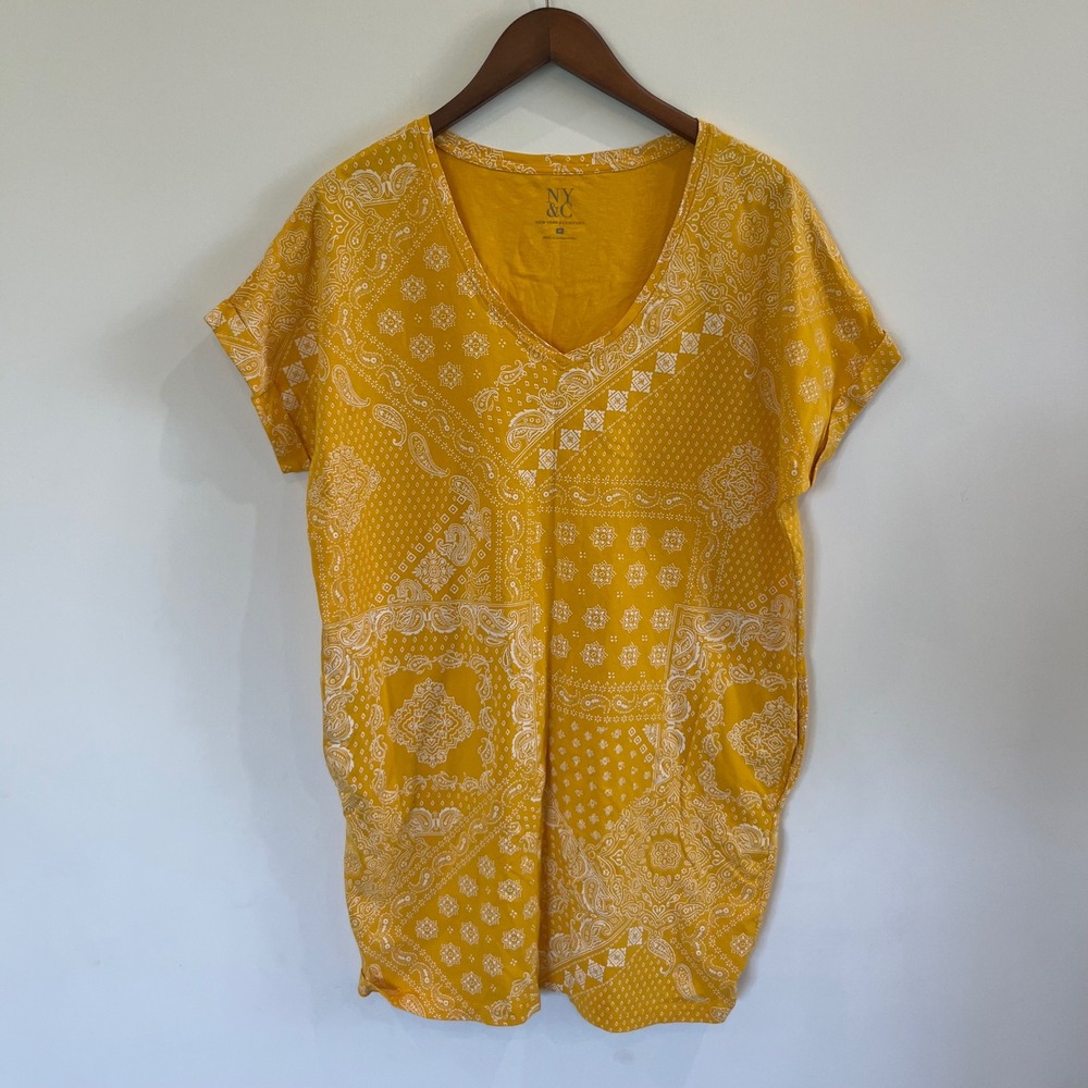 New York & Company Yellow Bandana Paisley V-Neck T-Shirt Dress w Pockets M - 092